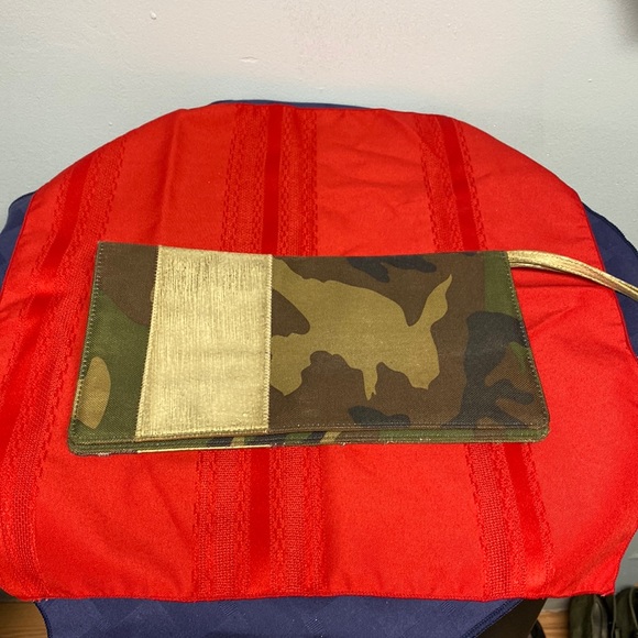 mandala Handbags - Camouflage Wristlet Clutch